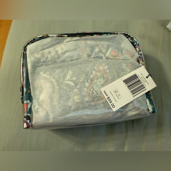 Vera Bradley Large Cosmetic Bag Midnight Garden Paisley  Vera Bradley 3 Piece Cosmetic Kit in Haymarket Paisley Jewel